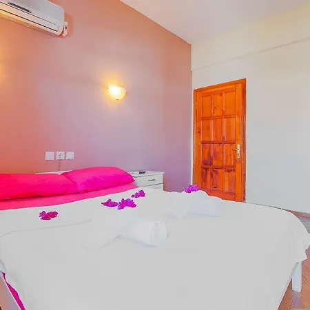 Hotel Saray Otel *